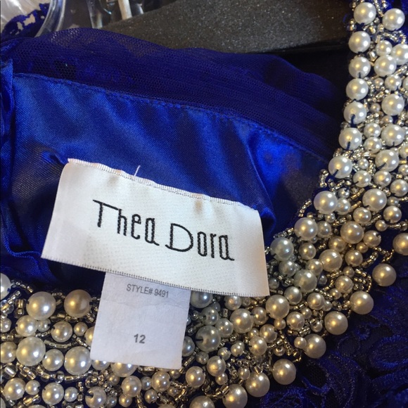 Mother of the bride/ groom gown. Worn 1 time. - Picture 5 of 5